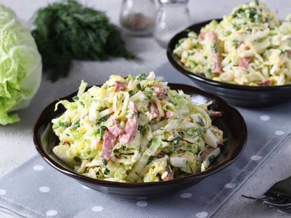 Салат с капустой, картошкой и яйцом