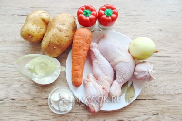 Тушеная картошка с курицей в сметане