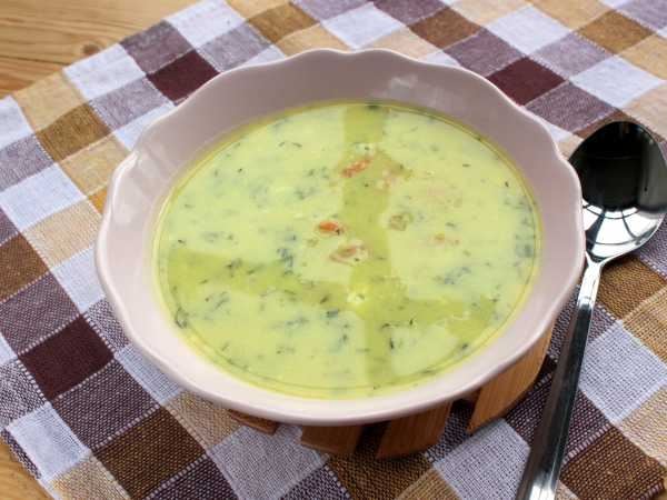 Томатный суп с мидиями и креветками